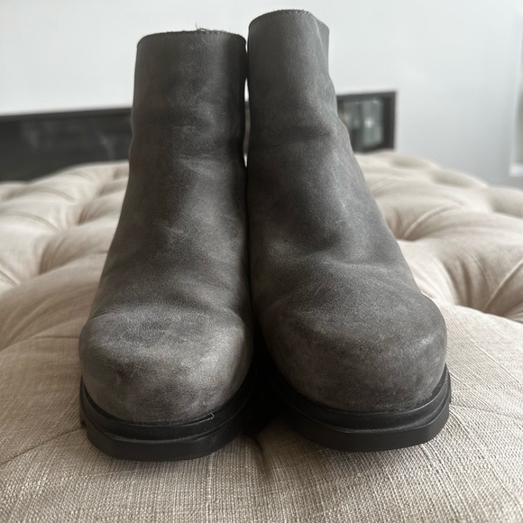 Sorel Men's Charcoal Leather Boots - Picture 1 of 6